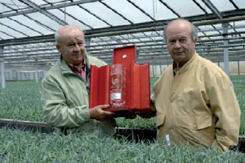 Renato and Antonio Di Giorgio, founders, holding the First Prize for Carnation Cuttings